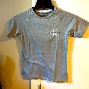 Calvin Klein T-short size 7